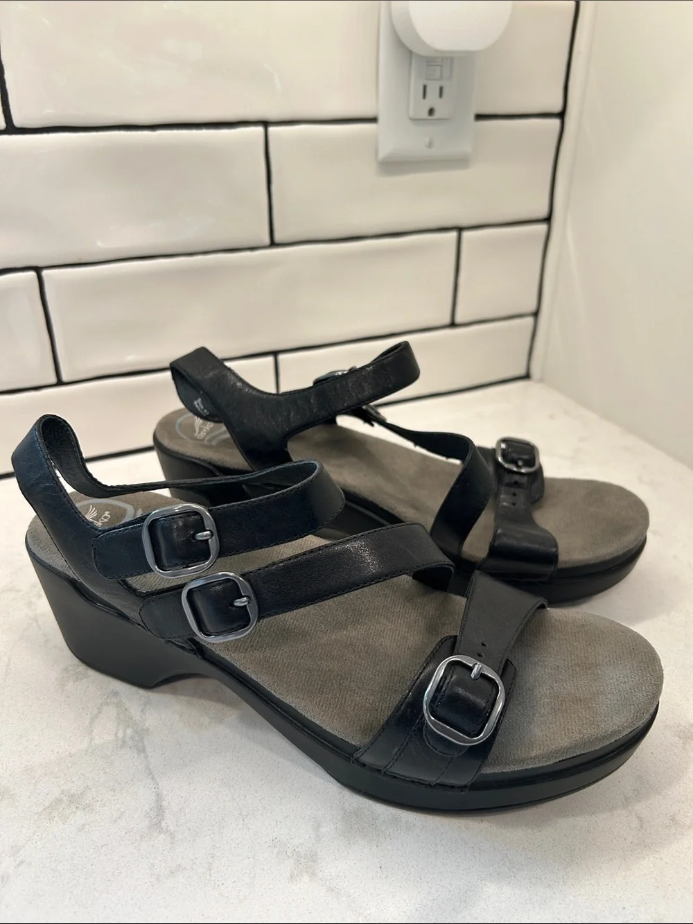 Dansko Sacha Black Comfort Sandal Women's 11.5/42 Euro Wedge Summer